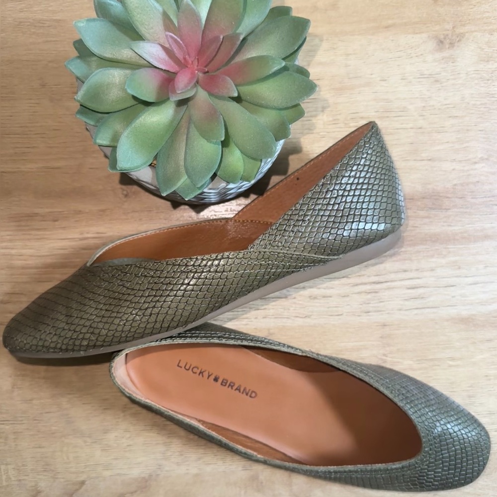 Lucky Brand 🍀 Alba Flats